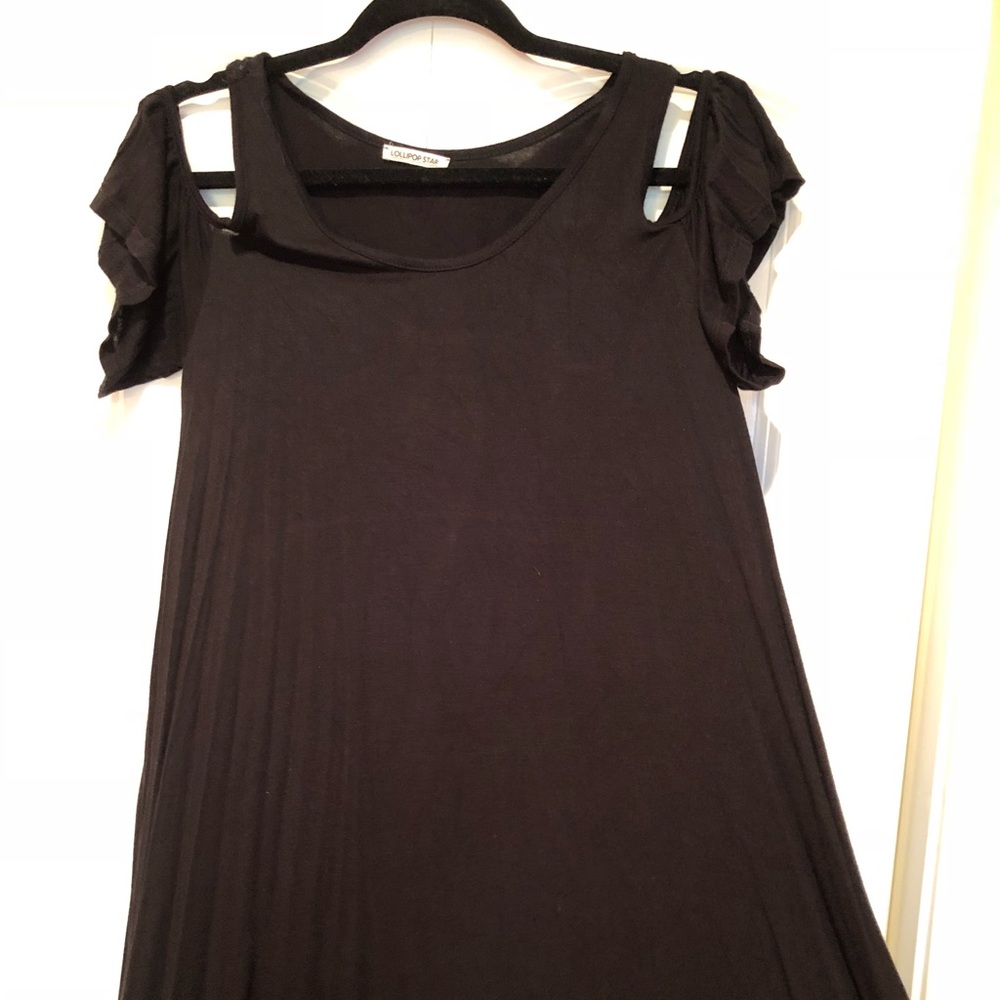Cold shoulder t-shirt dress - boutique